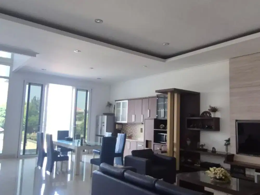 For Rent! Rumah Tinggal Furnish Dengan View Danau Di Kota Baru Parahyangan, Bandung
