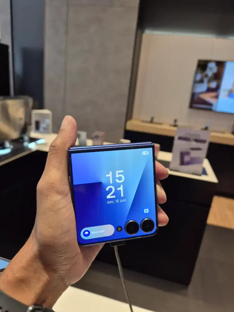 SAMSUNG GALAXY ZFLIP7