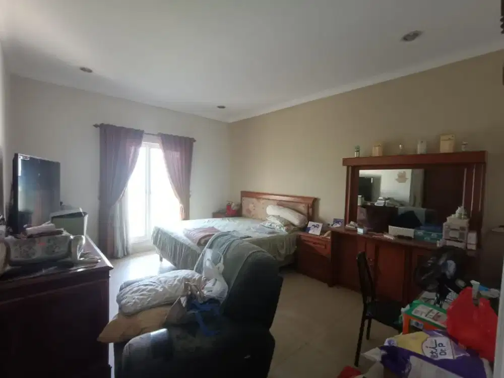 RUMAH DI PIK 1 PATUNG KUDA LAUT