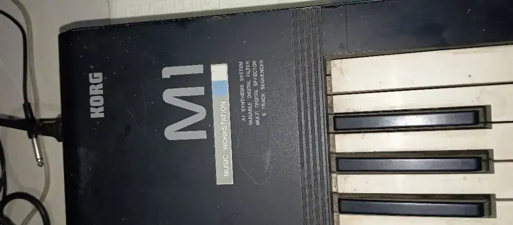 Piano KORD MI. Legendaris