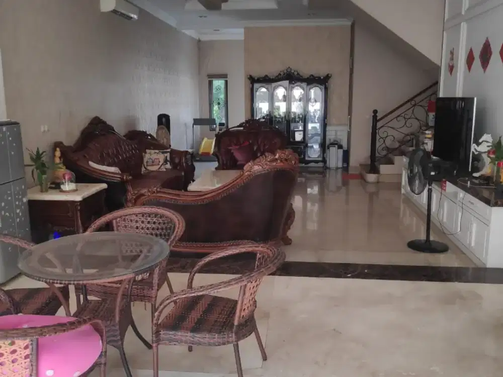 RUMAH DI PIK 1