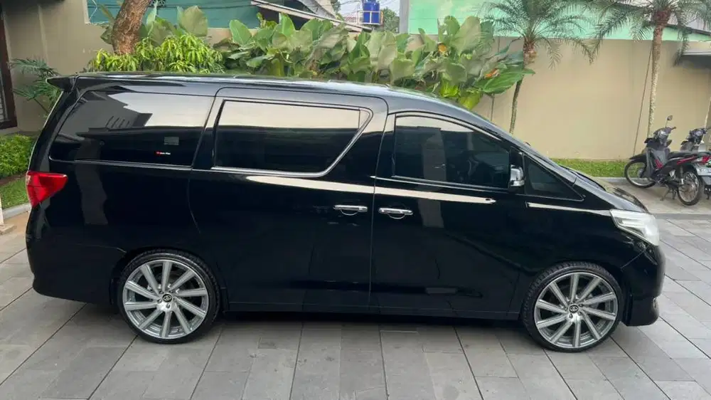 DIJUAL TOYOTA ALPHARD 2.4 2WD AT TIPE X 2009 NEGO
