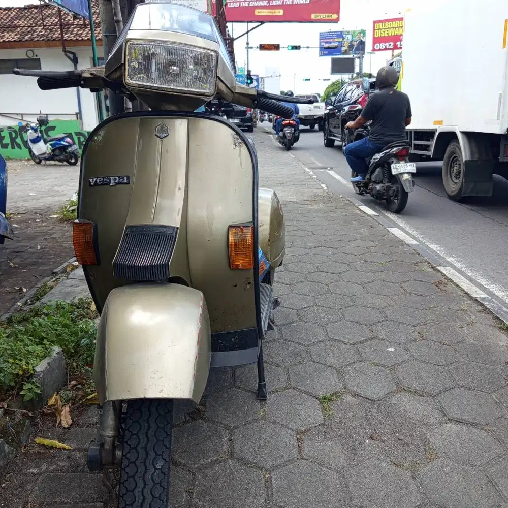 VESPA EXCEL TAHUN 1990