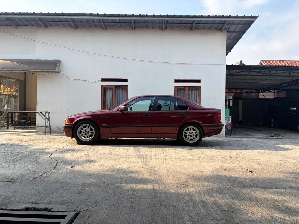 BMW E36 318i 1997 Bensin