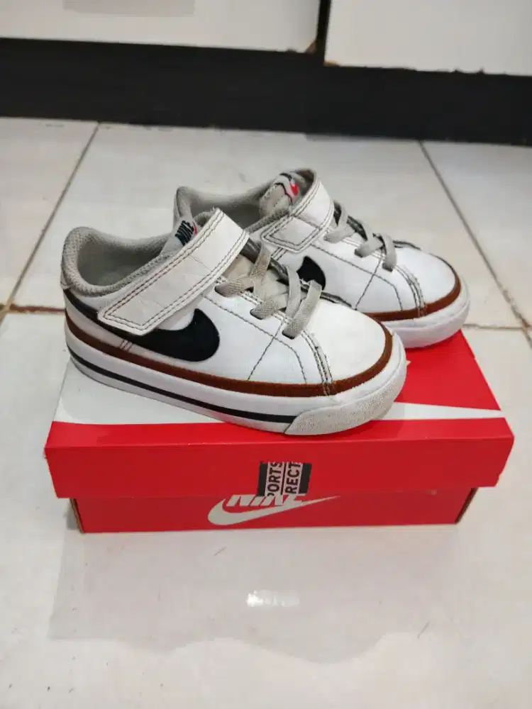 SEPATU NIKE KIDS ORIGINAL
Nike Court Legacy Kids
