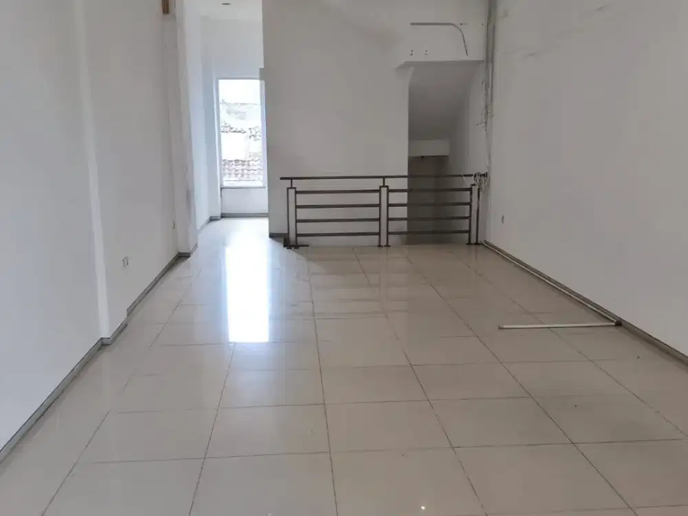 Cocok Untuk Usaha, Disewakan Ruko Strategis ditengah Kota, Pajajaran Bandung