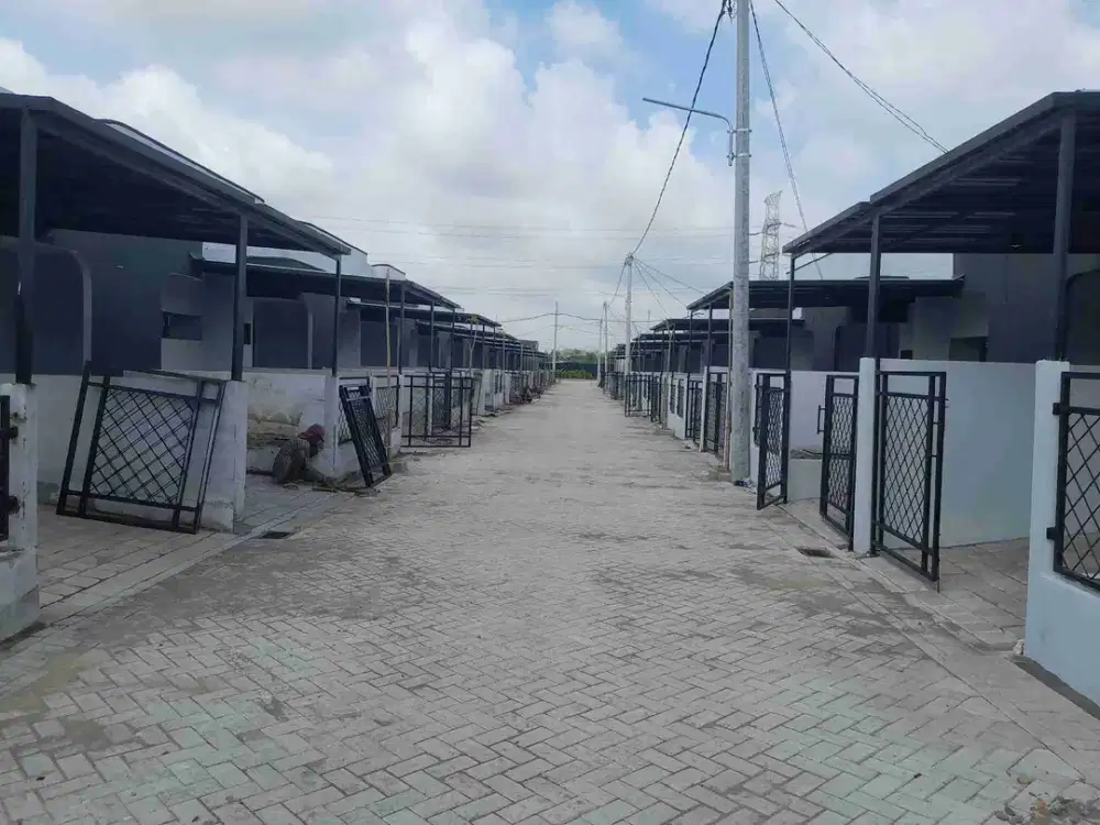 Rumah cantik , angsuran ringan , free perabot ,lokasi driyorejo
