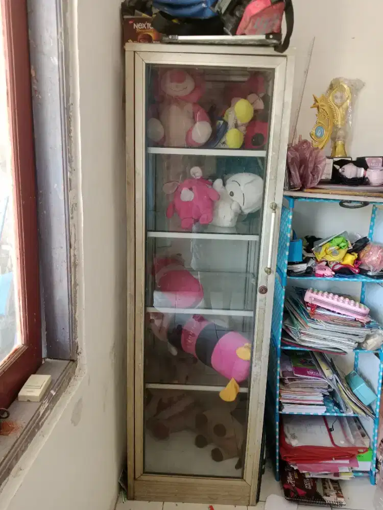 Lemari Kaca 5 susun
