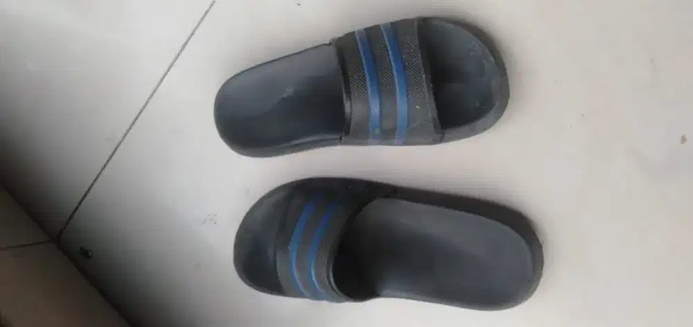 Di jual 1 karung sepatu,sendal anak, dan dewasa cow dan dewasa cew