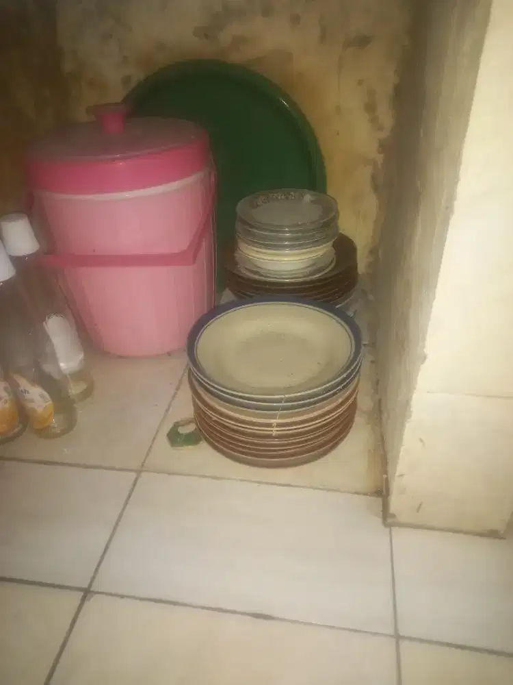 Piring dan sendok stainles