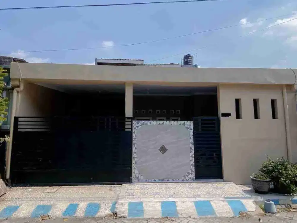Dijual Rumah 1,5 Lantai Terawat Siap huni Harga di bawah pasaran di Perum Kebraon