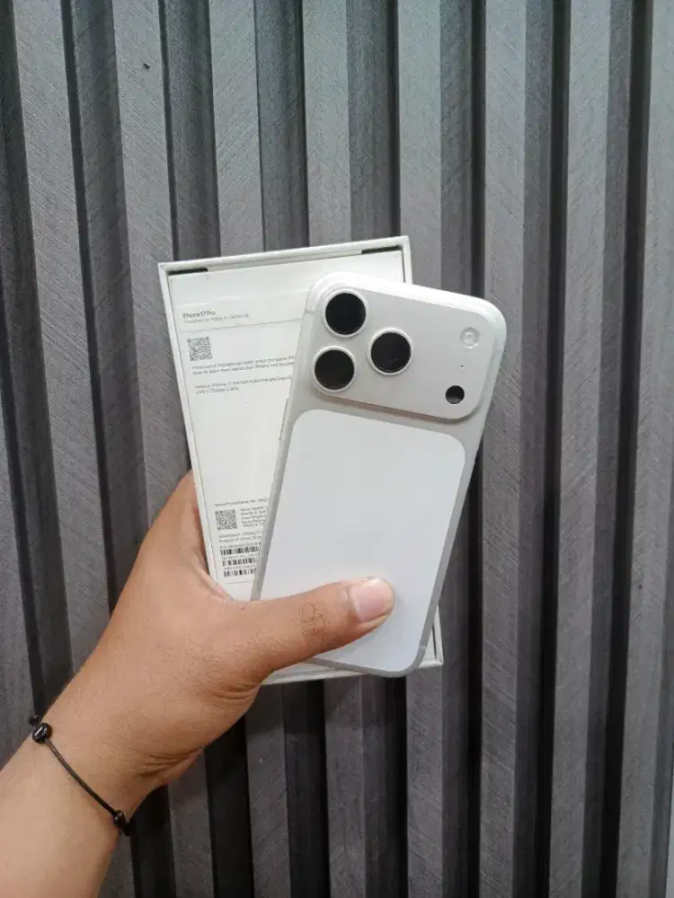 iPhone 17 Pro 256Gb iBox Garansi Maret 2027