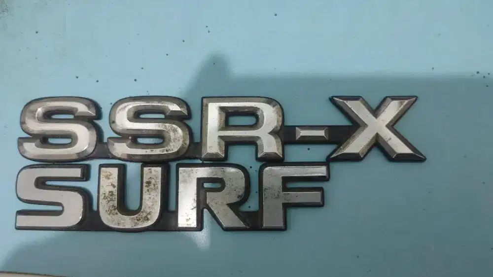 Emblem toyota hilux surf