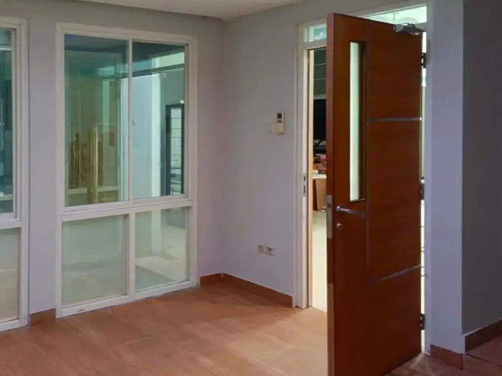 Rumah 3KT +2KM Terawat baik di Perumahan Kebon Jeruk Baru, Furnished
