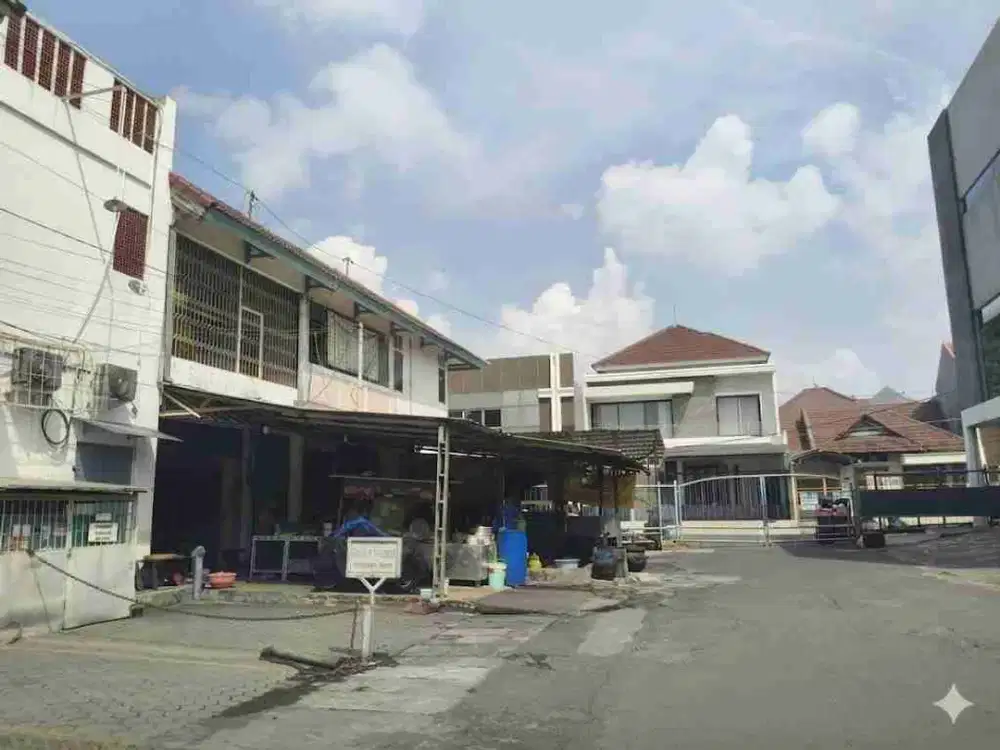 Ruko murah strategis ramai Raya Mulyosari bersebelahan bank