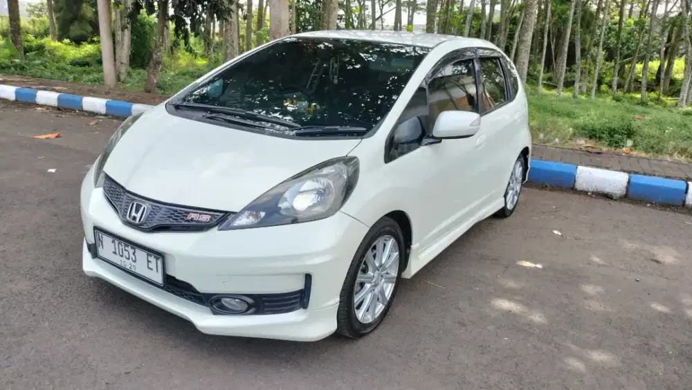 JAZZ RS GE8 AT 2013