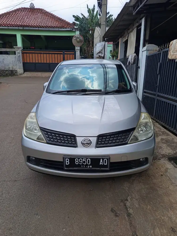 Julal Mobil Nissan Latio