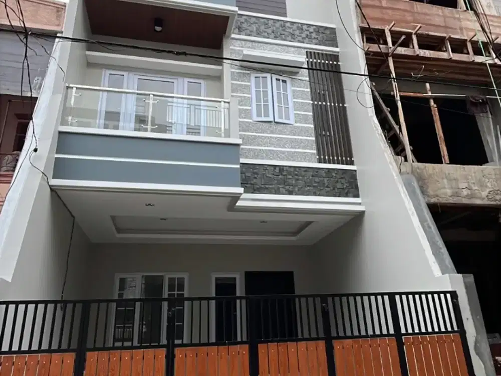 Jual Rumah di Tomang Mandala 3,5 Lantai Siap Huni Lokasi dekat Mall dan Universitas