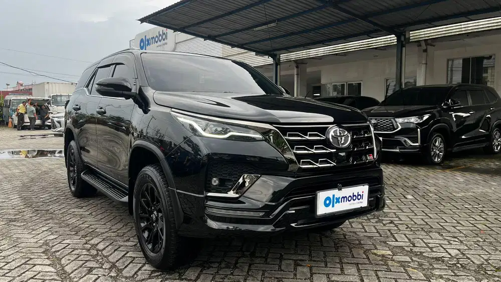 TOYOTA FORTUNER 2.8 4X2 GR SPORT DSL SOLAR MATIC 2022 _ YD