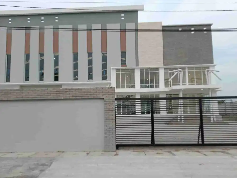 GUDANG BARU GRESS + KANTOR SIAP PAKAI LOKASI STRATEGIS 0 JALAN RAYA DAWAR BLANDONG - MOJOKERTO

Bangunan desain modern dan kantor tampak depan minimalis modern

Luas Tanah : 4930m²
Luas Gudang : 1620m²
Dimensi : 30 x 54

Sudah Terpagar Panel Beton keselur