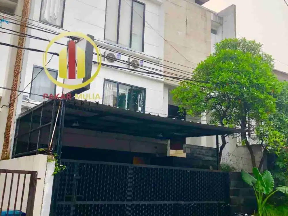 Rumah Guest House 13 Kamar di Budi Luhur Setraduta Bandung