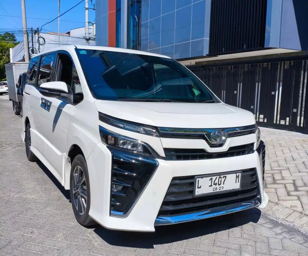 TOYOTA NEW VOXY 2.0 MATIC FACELIFT 2019 PUTIH SURABAYA