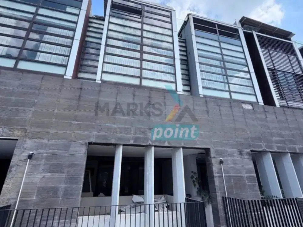 Dijual Rumah Bagus dan Strategis di Pakuwon Indah Platinum