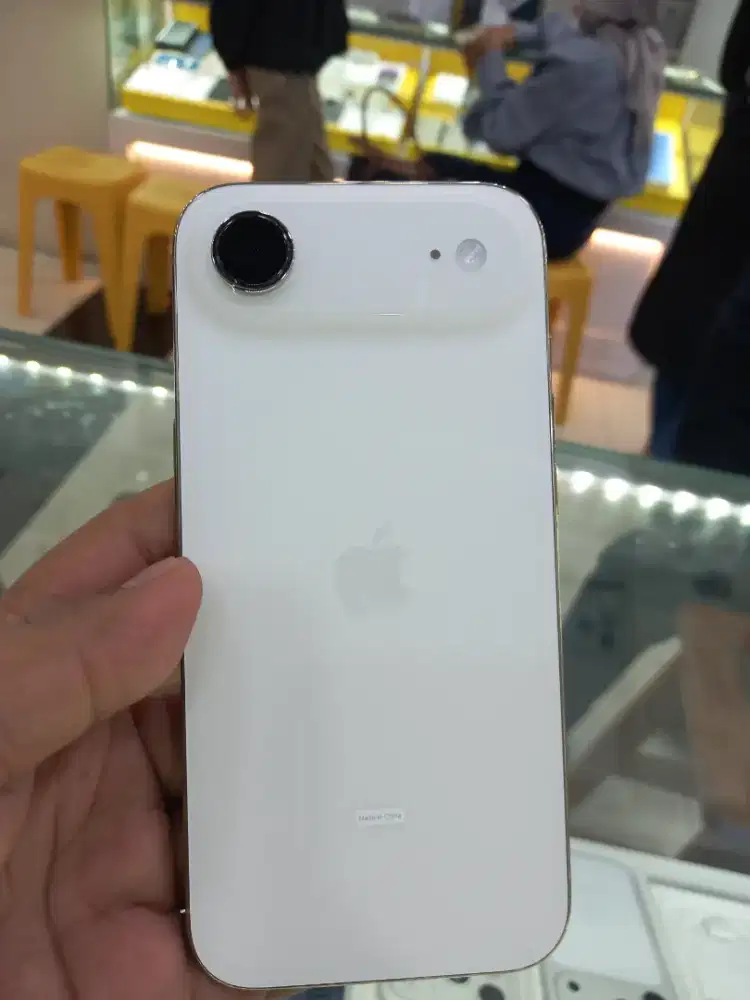 Iphone 17R Mulus Putih