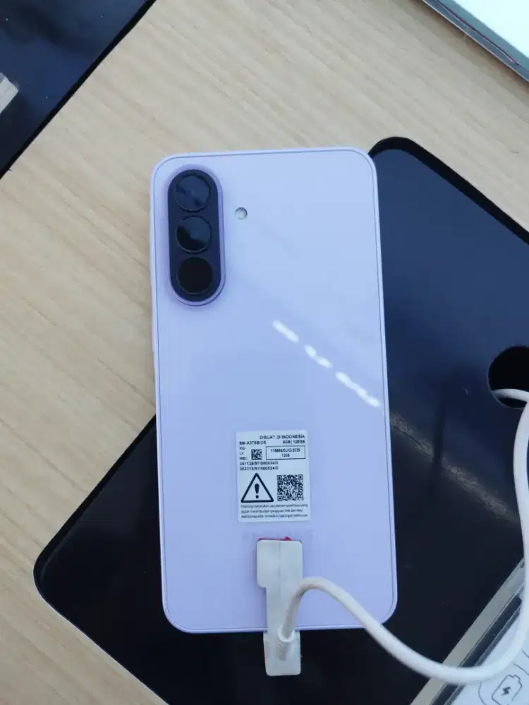 SAMSUNG GALAXY A7 5G free buds core