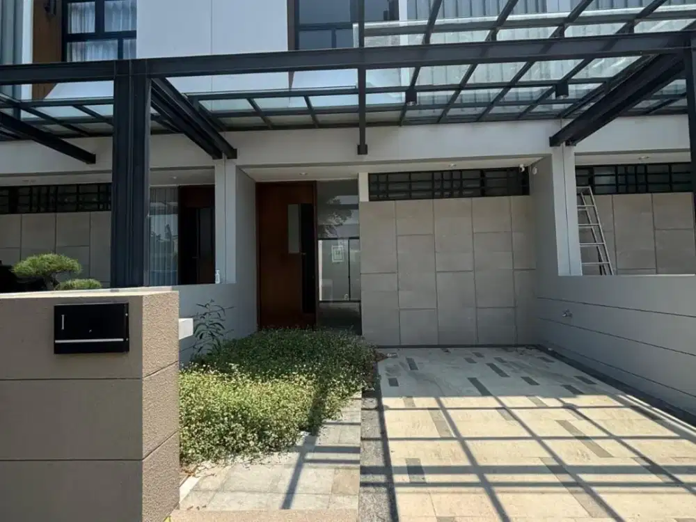 Rumah The Grand Kenjeran Cluster Akeno , 1 Carport , Listrik : 3.300