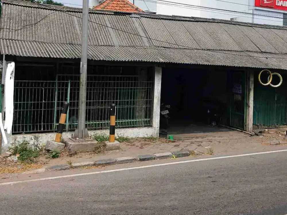 Dijual Rumah Hitung Tanah Saja, Lokasi Strategis Di Pinggir Jalan Raya Daan Mogot cocok Untuk Tempat Usaha, Kantor, Showroom