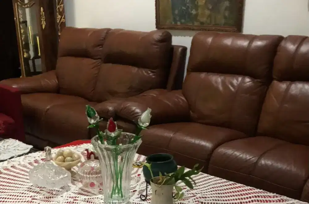 Dijual 1 set sofa warna coklat