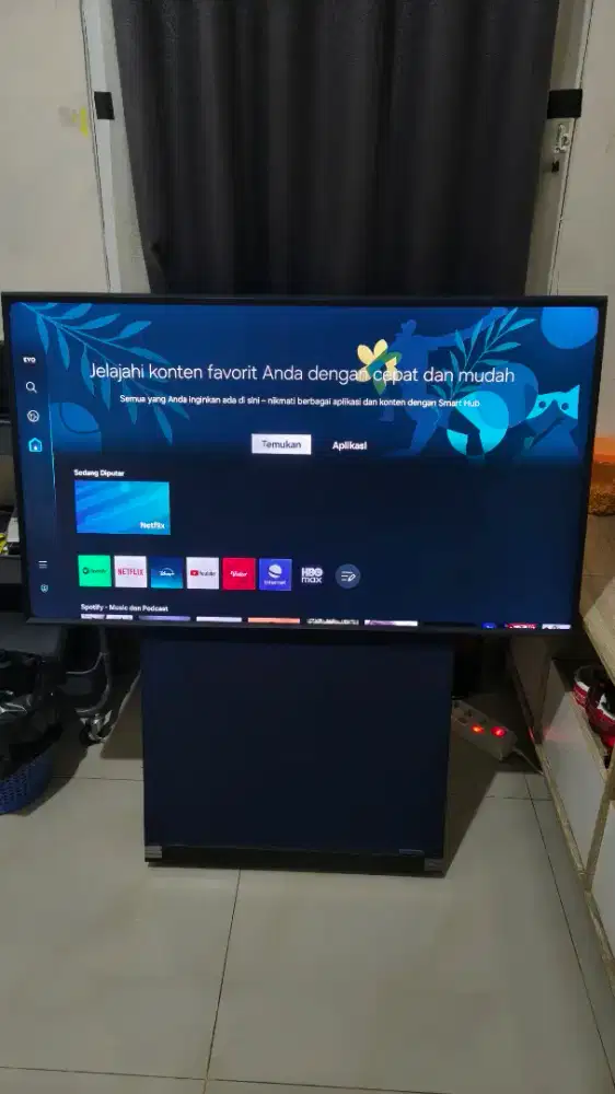 Samsung the sero 43 inch