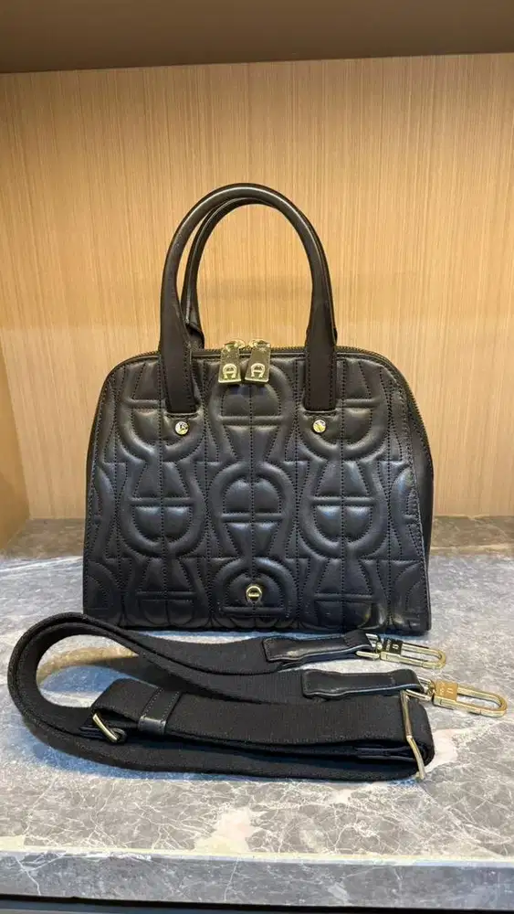 Aigner black bag used good kondisi