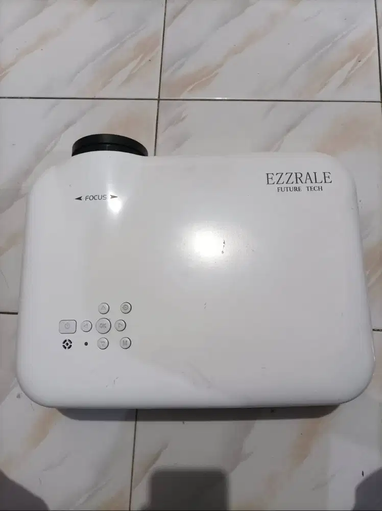 Jual Murah Proyektor Ezzrale EZ850