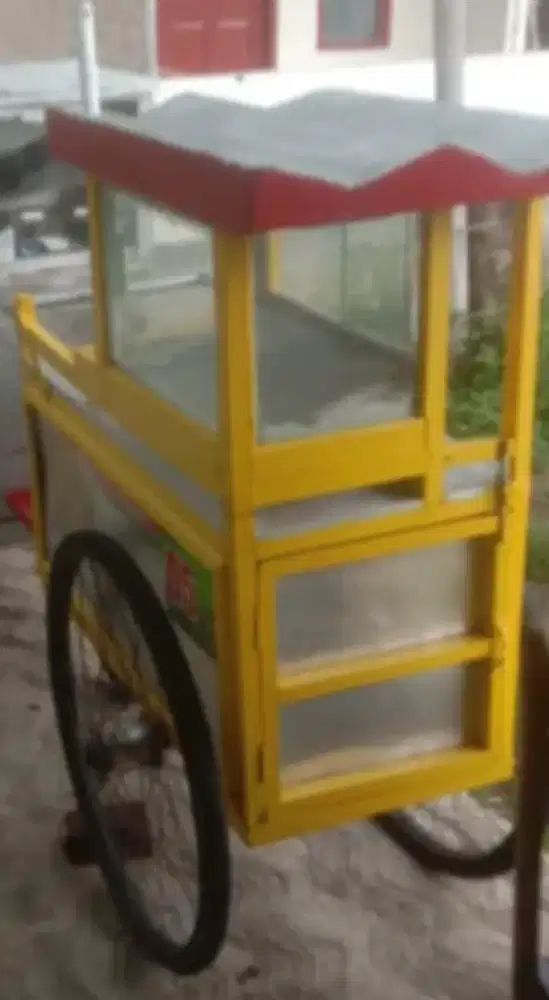 Gerobak baso ikan atau cilok