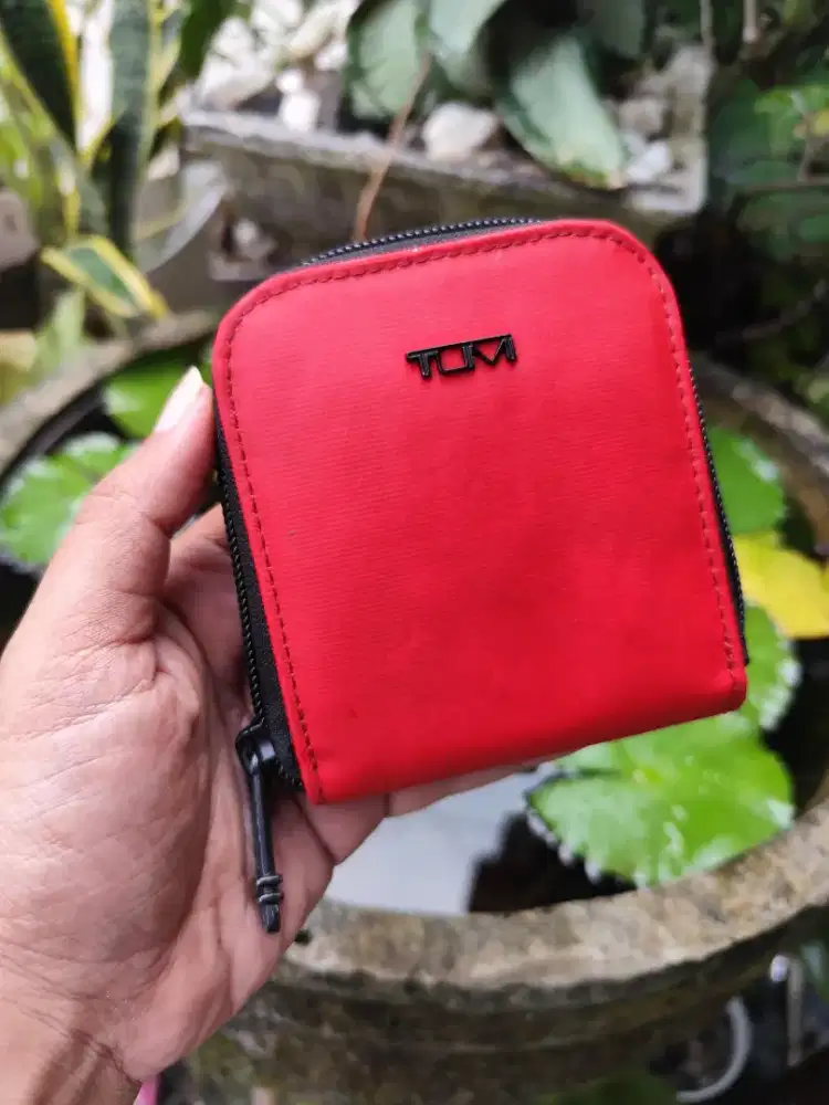 Pouch lipat tumi