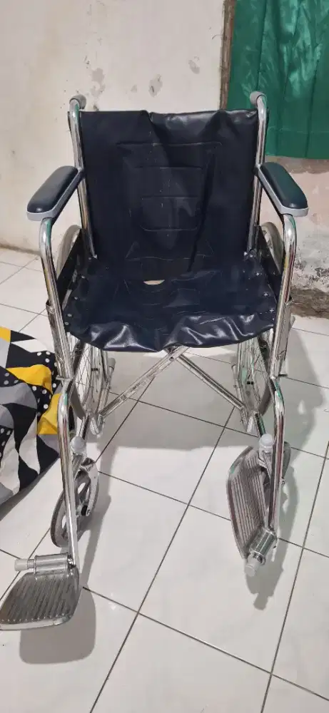 Dijual Kursi Roda GEA kokoh dan kuat.