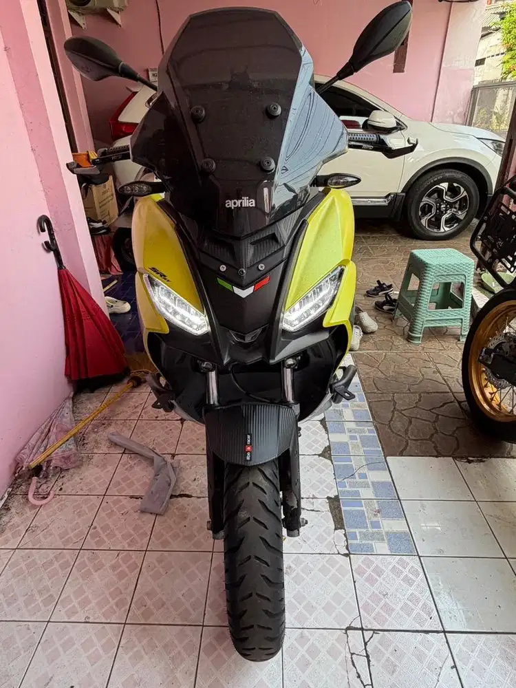 Aprillia SRGT 200