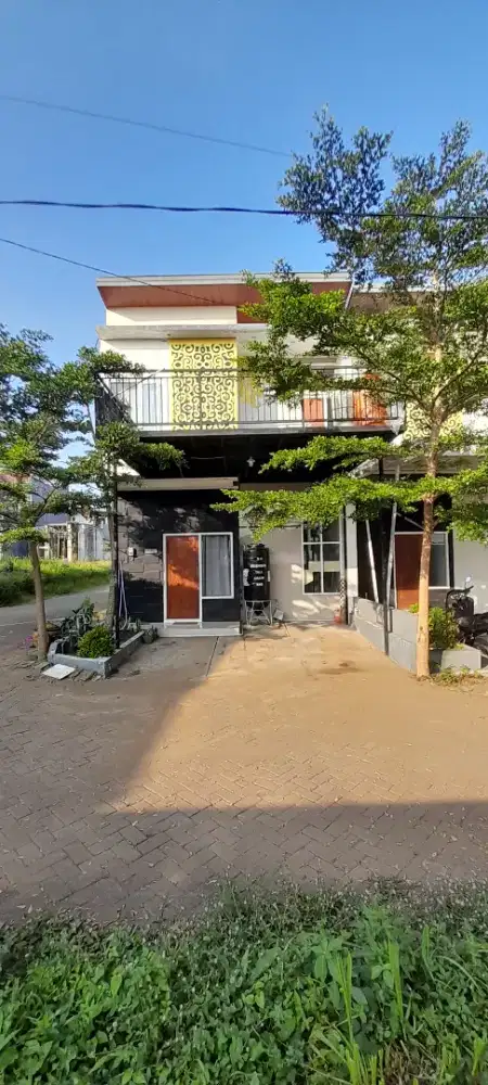 Rumah hook (pojok) 2 lantai The Sanata Village