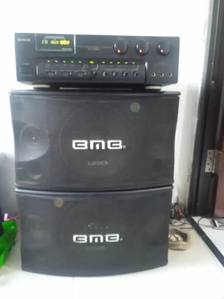 1 set speaker + ampli BMB siap karaokean