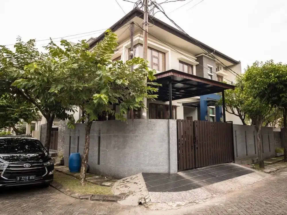 Rumah Hoek Strategis di Kemang Pratama Bekasi