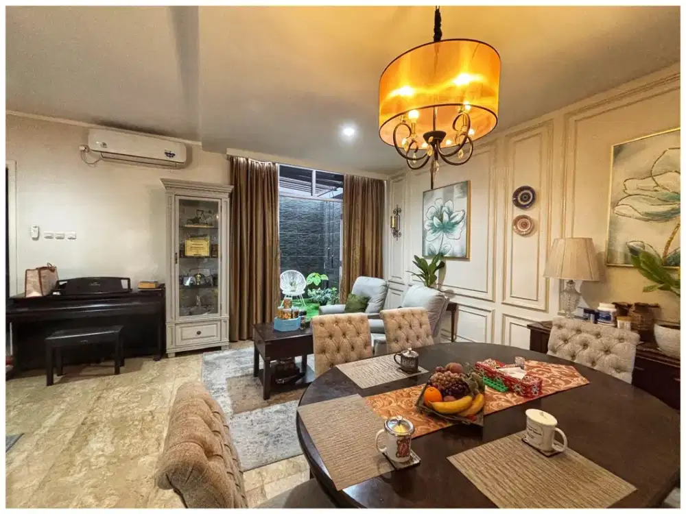 Rumah 2 Lantai dengan Ruang Kantor Pribadi di Kebayoran Bintaro AM-18035