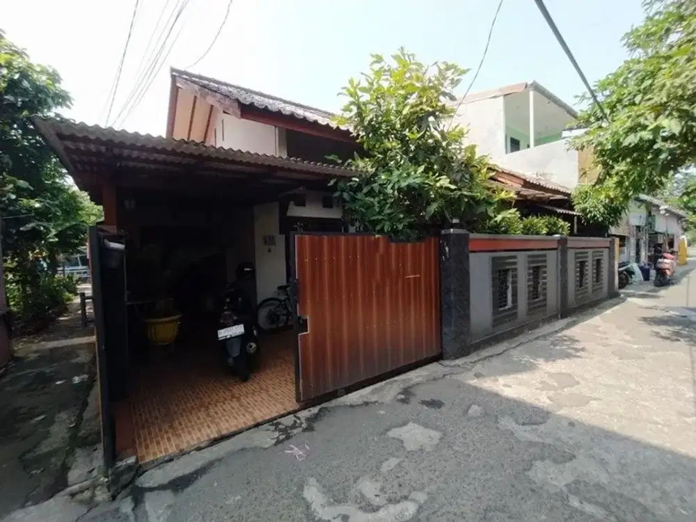 RUMAH NYAMAN FULL FURNISHED DISEWAKAN TAHUNAN DI MAMPANG DEPOK, DEKAT TOL & STASIUN DEPOK BARU