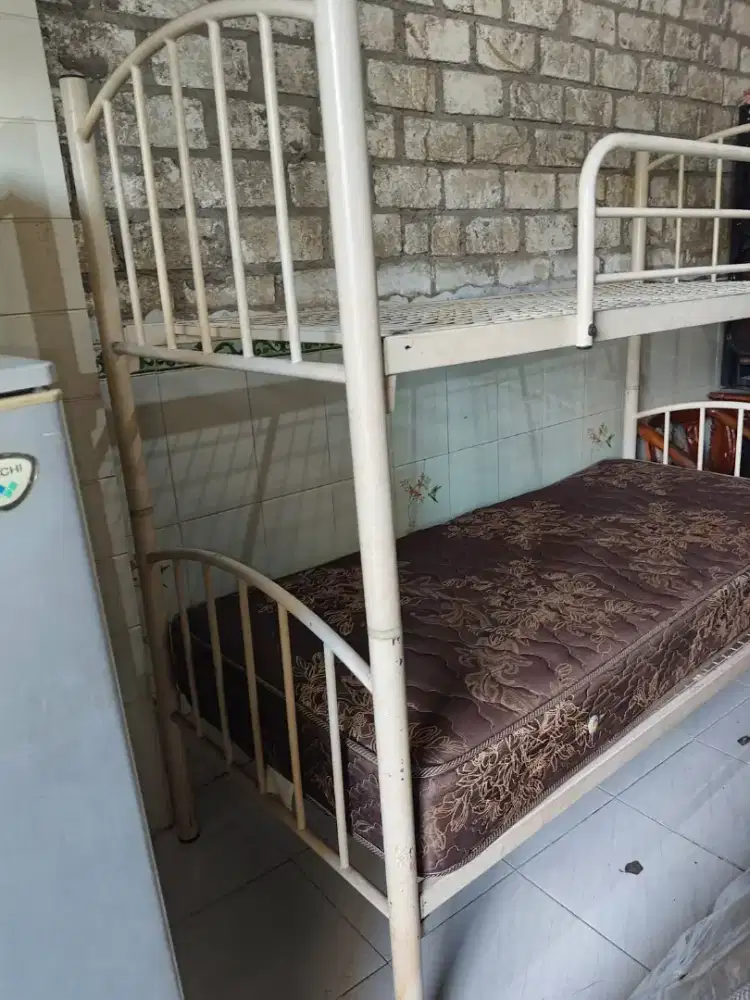 Bunk bed / ranjang susun