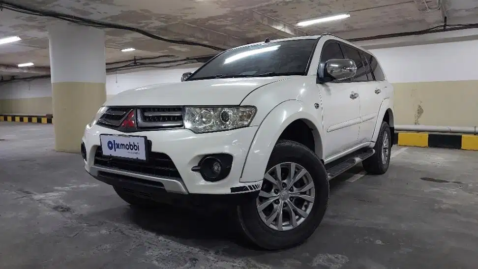 DP MURAH Mitsubishi Pajero Sport 3.0 Bensin-AT 2015  CBCYB