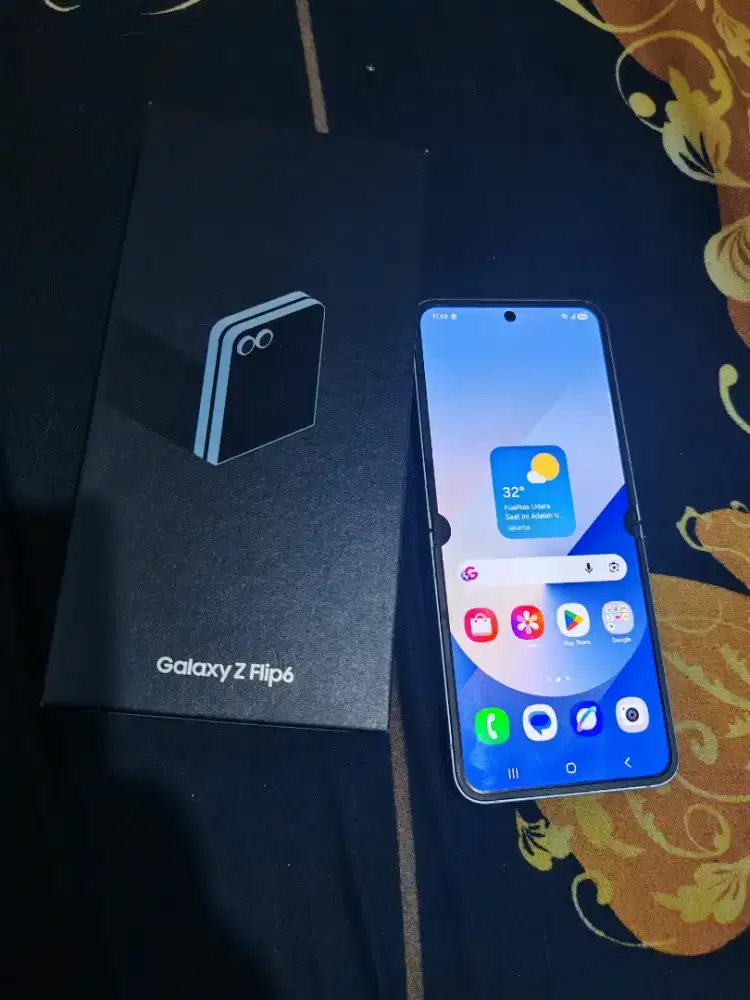 Galaxy Z Flip 6 12/256gb bisa TT