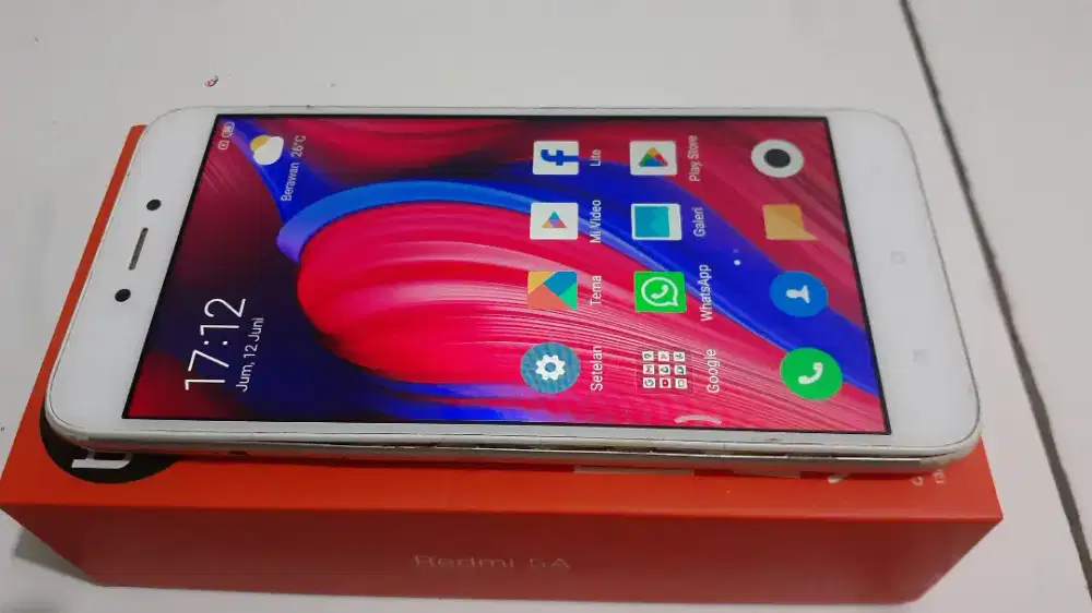 Xiaomi redmi 5a 4G 2/16 layar 5 inchi fullset
