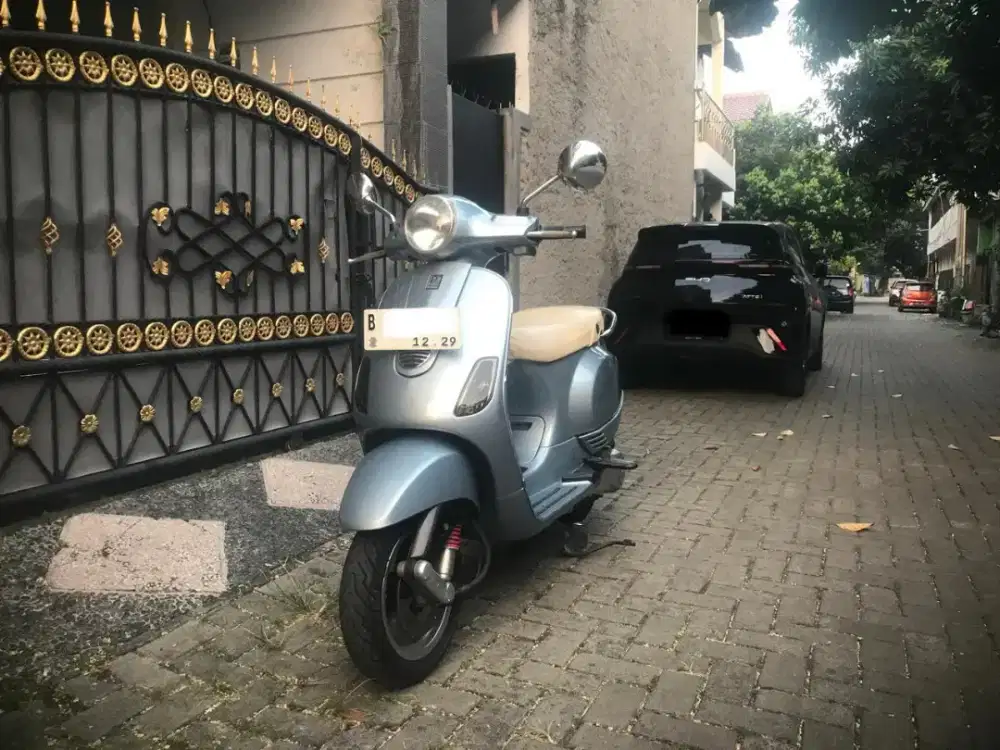 Dijual Piaggio vespa lx 150 3v (nego)