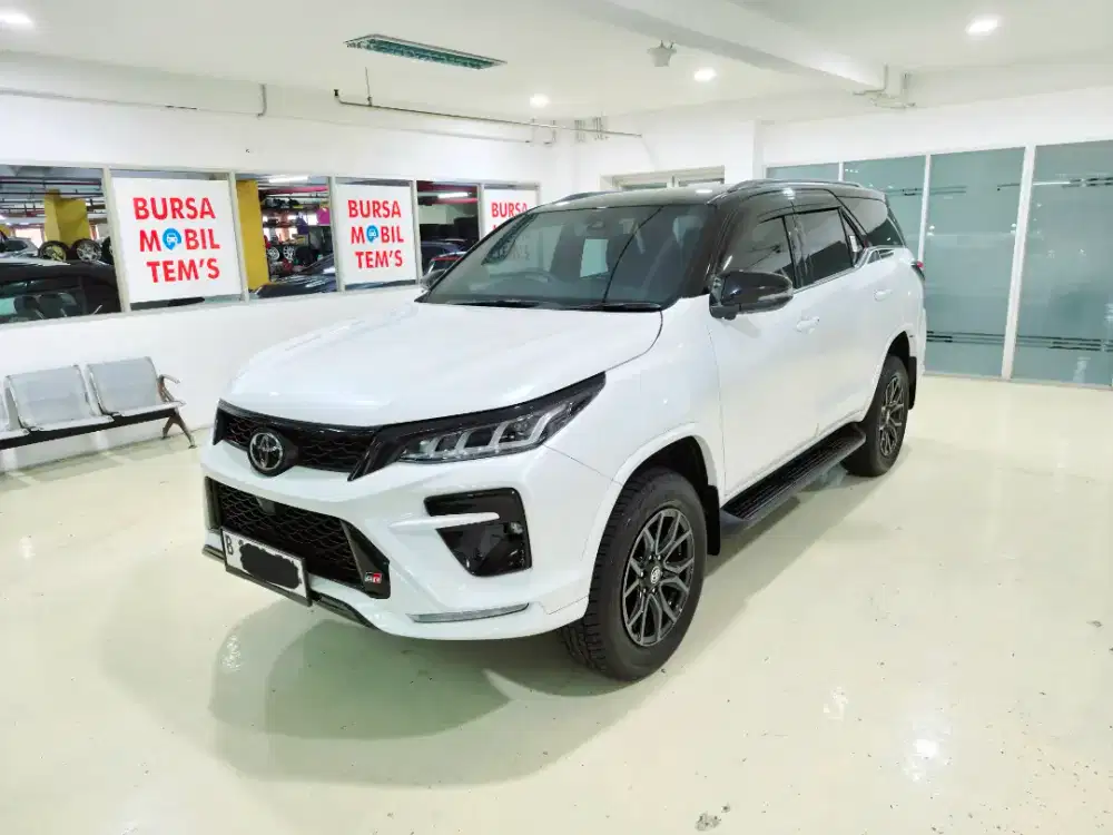 KM 9 RB! TOYOTA FORTUNER LEGENDER 4X4 VRZ GR SPORT TSS 2026 NIK 2025